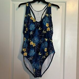 Women’s one piece bathing suit